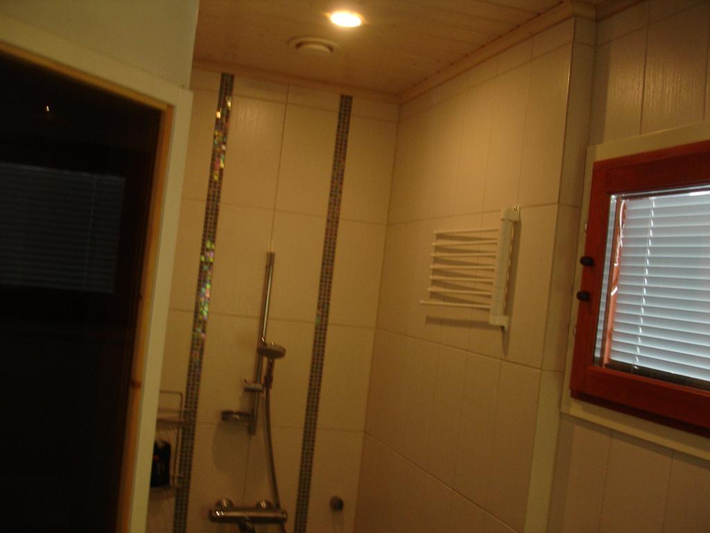 Aamuruskon Ukkola Cottage Sirkkakoski Zimmer foto
